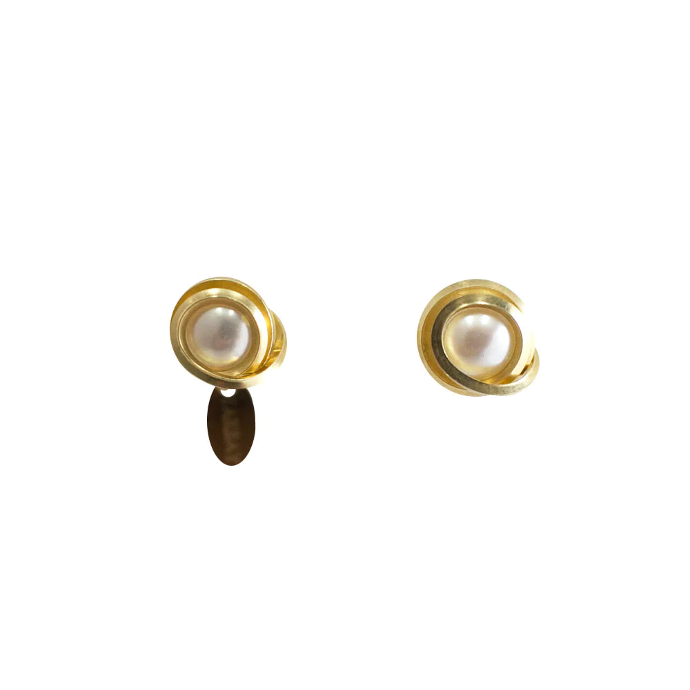 Carmencita Earrings (6mm) - Pearl & Yellow Gold