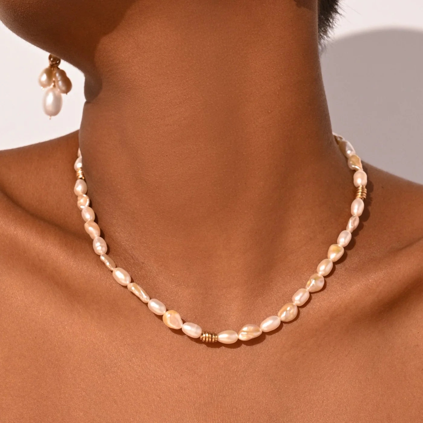 Diana #04 Necklace (Pearls)